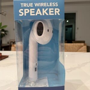 White True Wireless Speaker